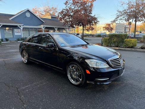 Used 2010 Mercedes-Benz S 550 image 2