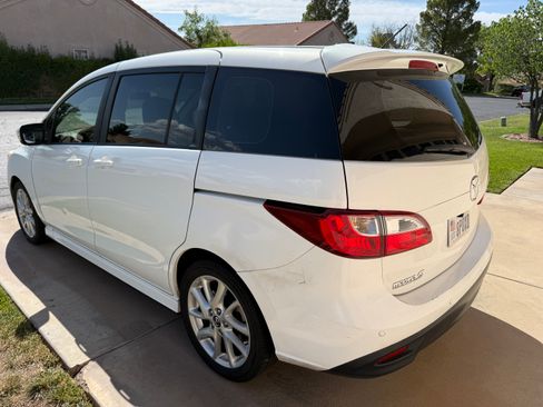 Used 2014 MAZDA MAZDA5 Touring FWD image 6