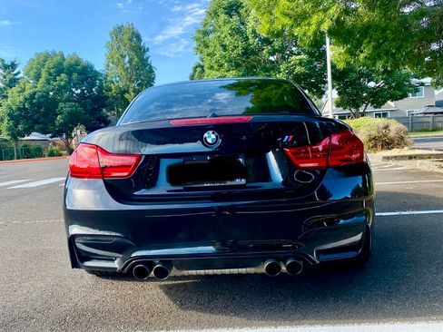 Used 2018 BMW M4 Convertible w/ Competition Package RWD image 9