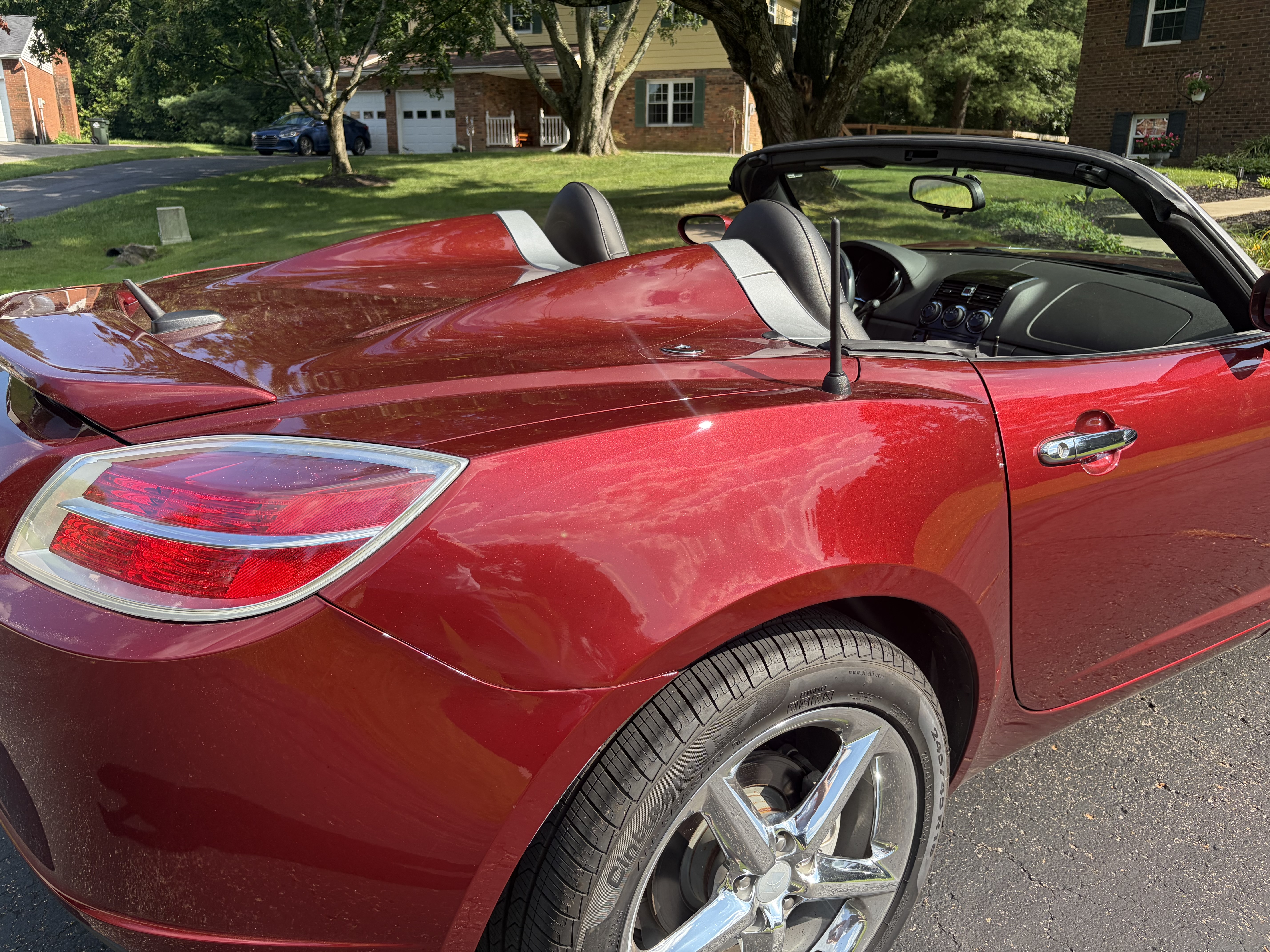 Used 2009 Saturn Sky Red Line RWD image 10