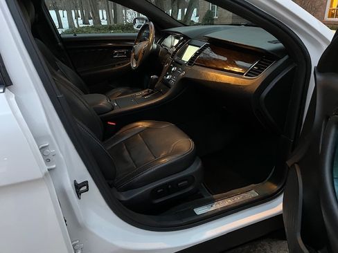 Used 2014 Ford Taurus Limited image 8