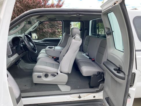 Used 2005 Ford F250 XLT image 11