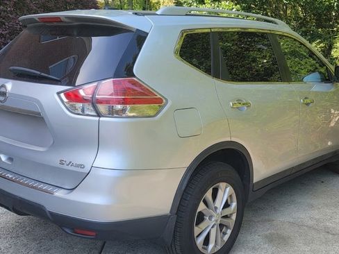 Used 2015 Nissan Rogue SV w/ SV Moonroof Package image 4