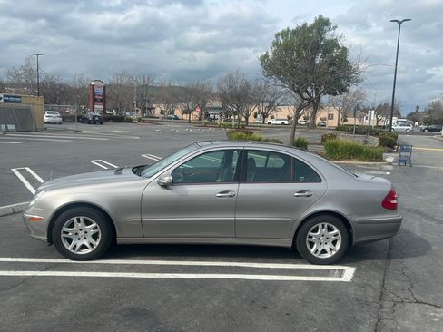 Used 2003 Mercedes-Benz E 320 Sedan image 5