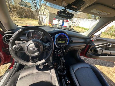 Used 2015 MINI Cooper 2-Door Hardtop FWD image 8