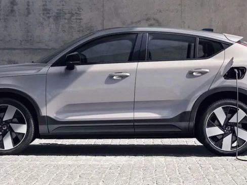 Used 2023 Volvo C40 P8 Recharge Ultimate image 4