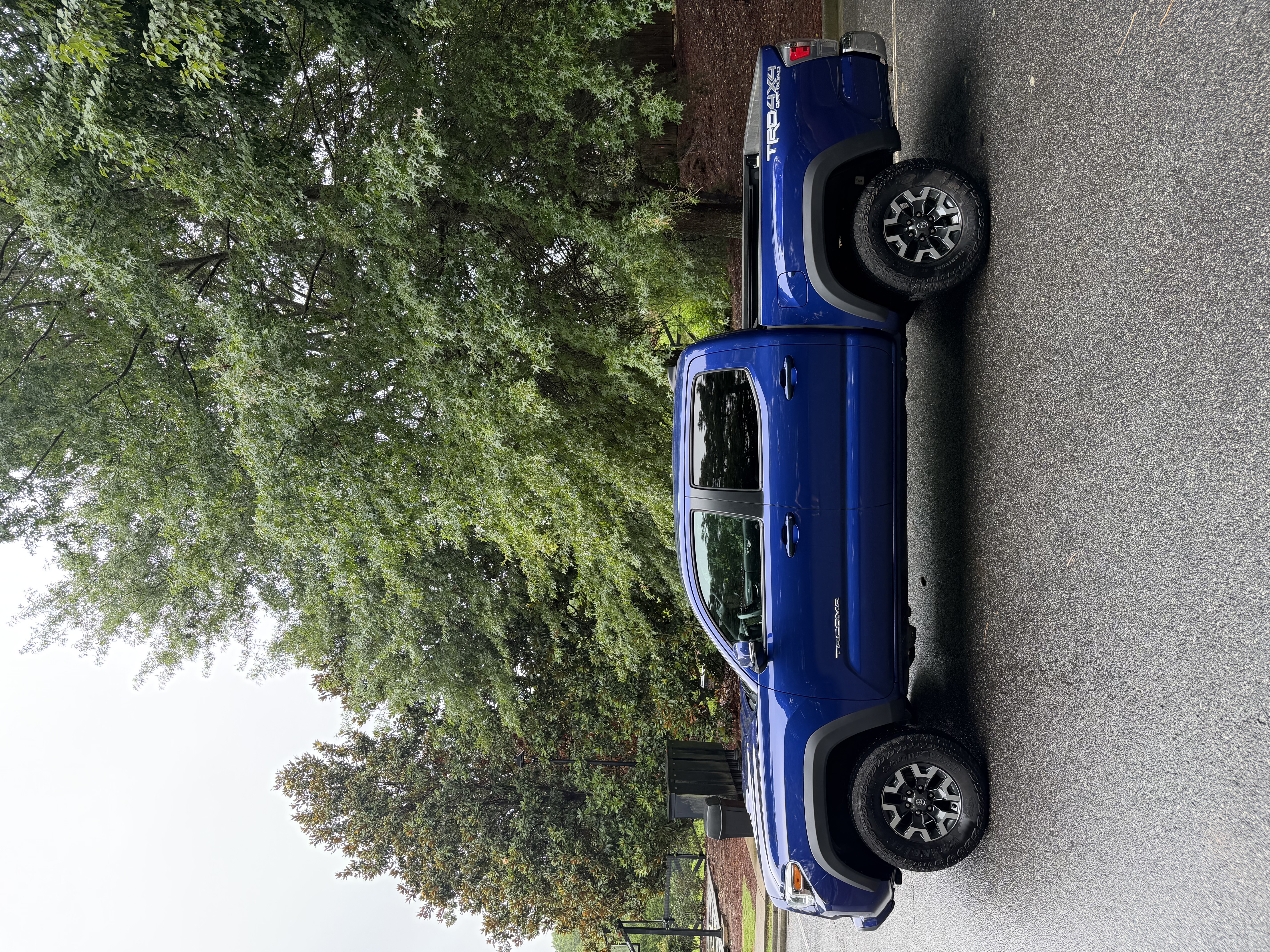 Used 2022 Toyota Tacoma TRD Off-Road AWD/4WD image 6