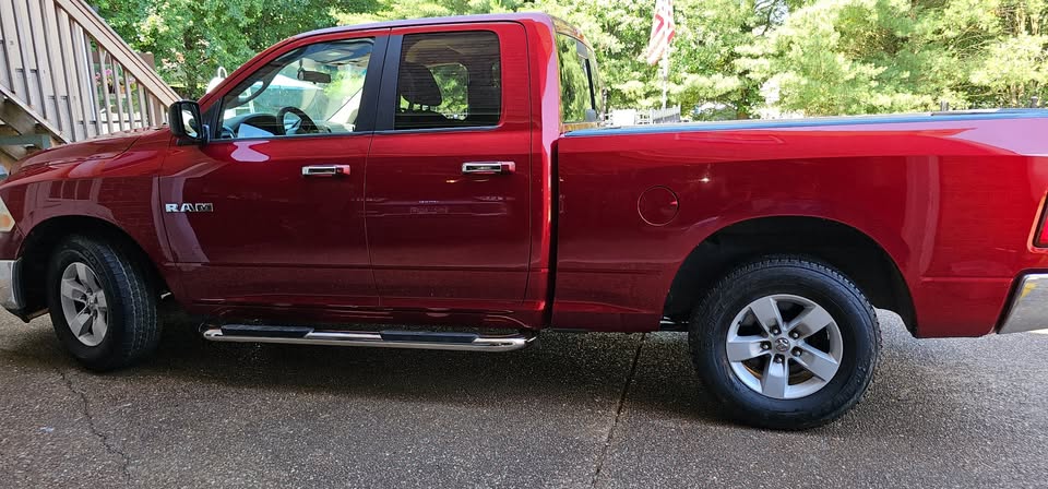 Used 2009 Dodge Ram 1500 Truck SLT RWD image 1