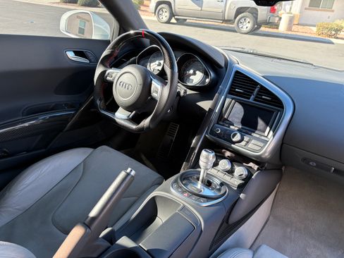 Used 2009 Audi R8 V8 image 12