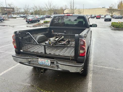 Used 2004 Chevrolet Silverado 2500 LS w/ Heavy-Duty Power Package image 16