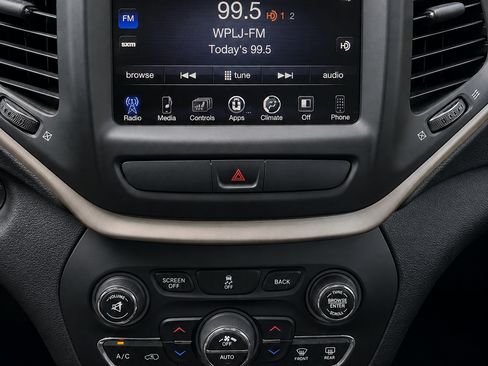 Used 2016 Jeep Cherokee 75th Anniversary AWD/4WD image 10