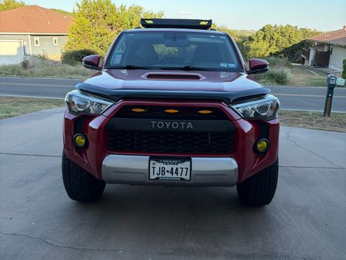 Used 2017 Toyota 4Runner TRD Off-Road Premium AWD/4WD image 4