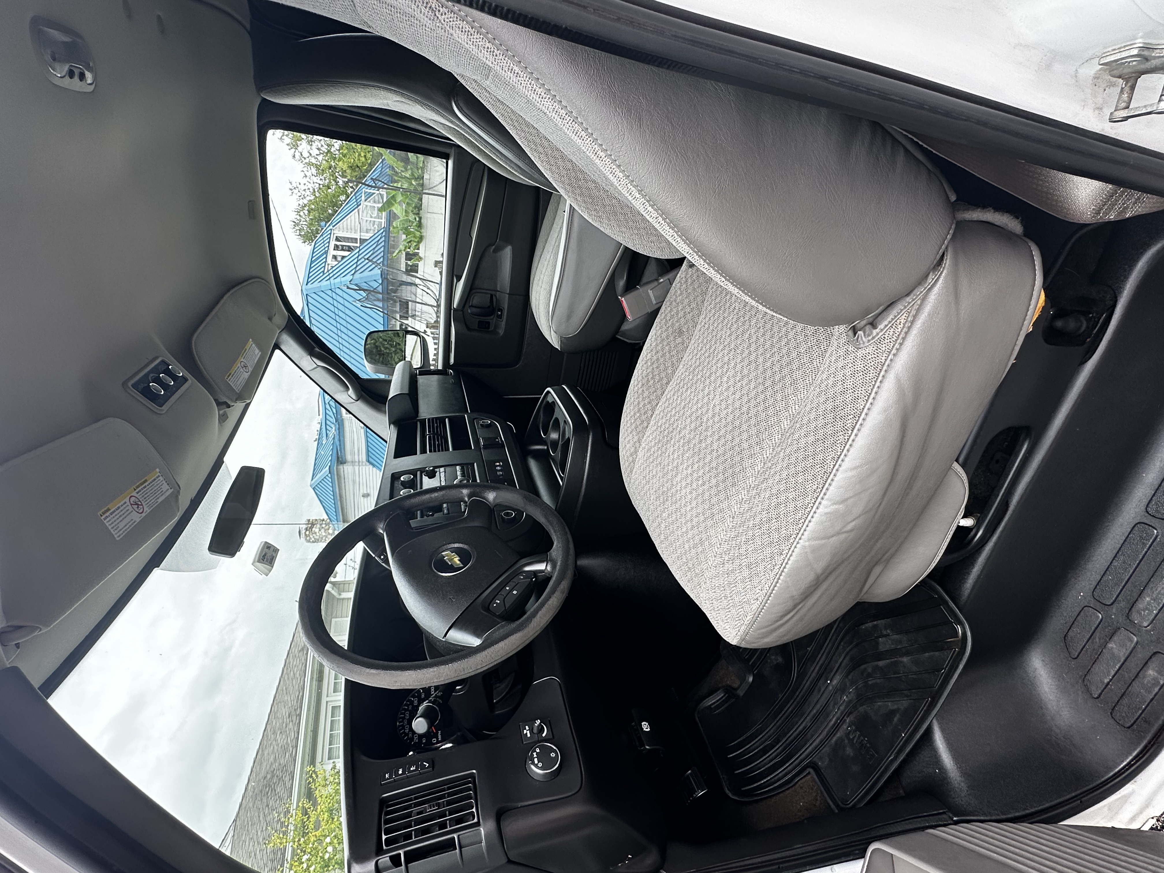 Used 2015 Chevrolet Express 3500 LT w/ LT Preferred Equipment Group RWD image 6