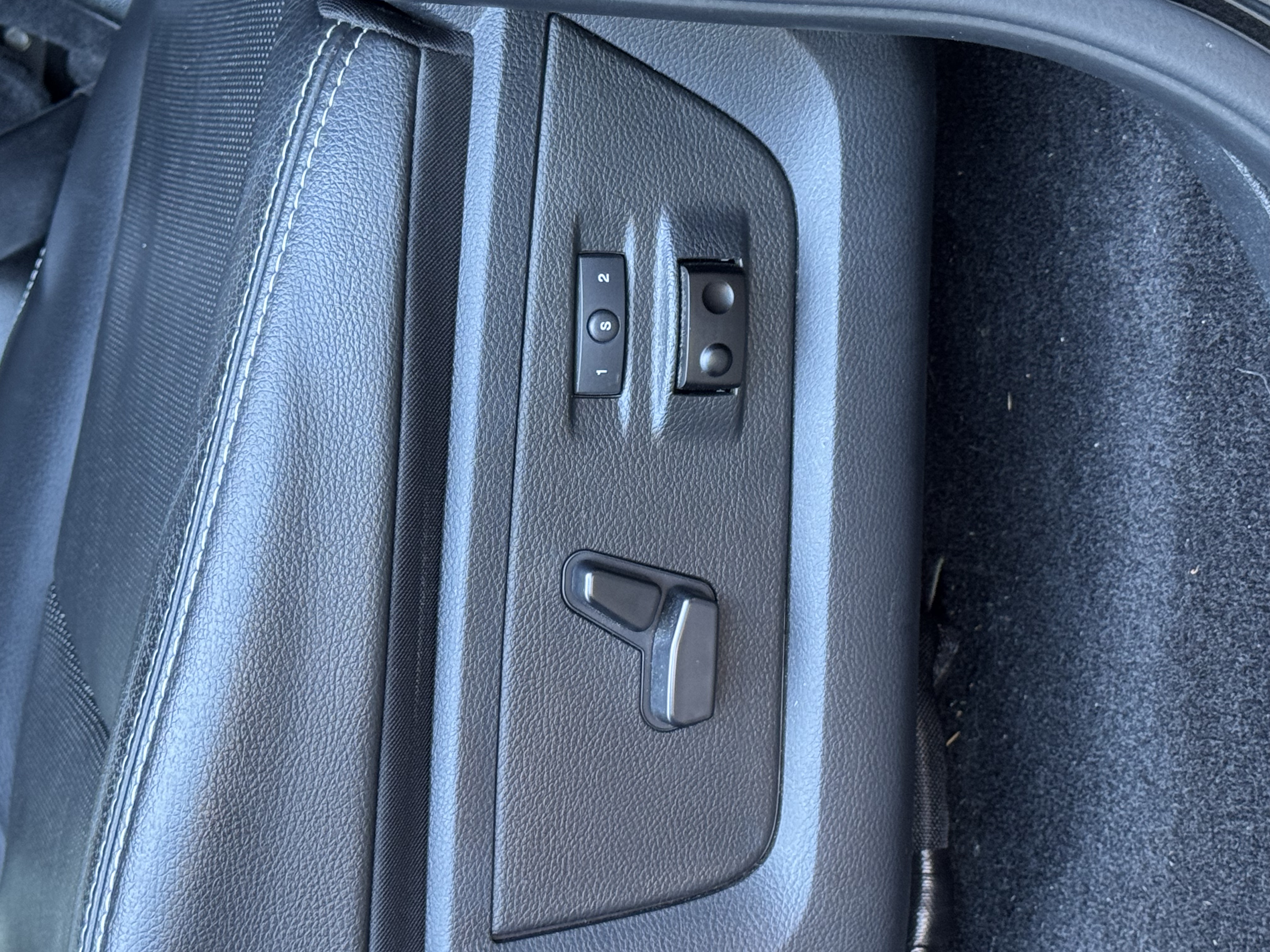 Used 2015 RAM 2500 Laramie w/ Convenience Group AWD/4WD image 10
