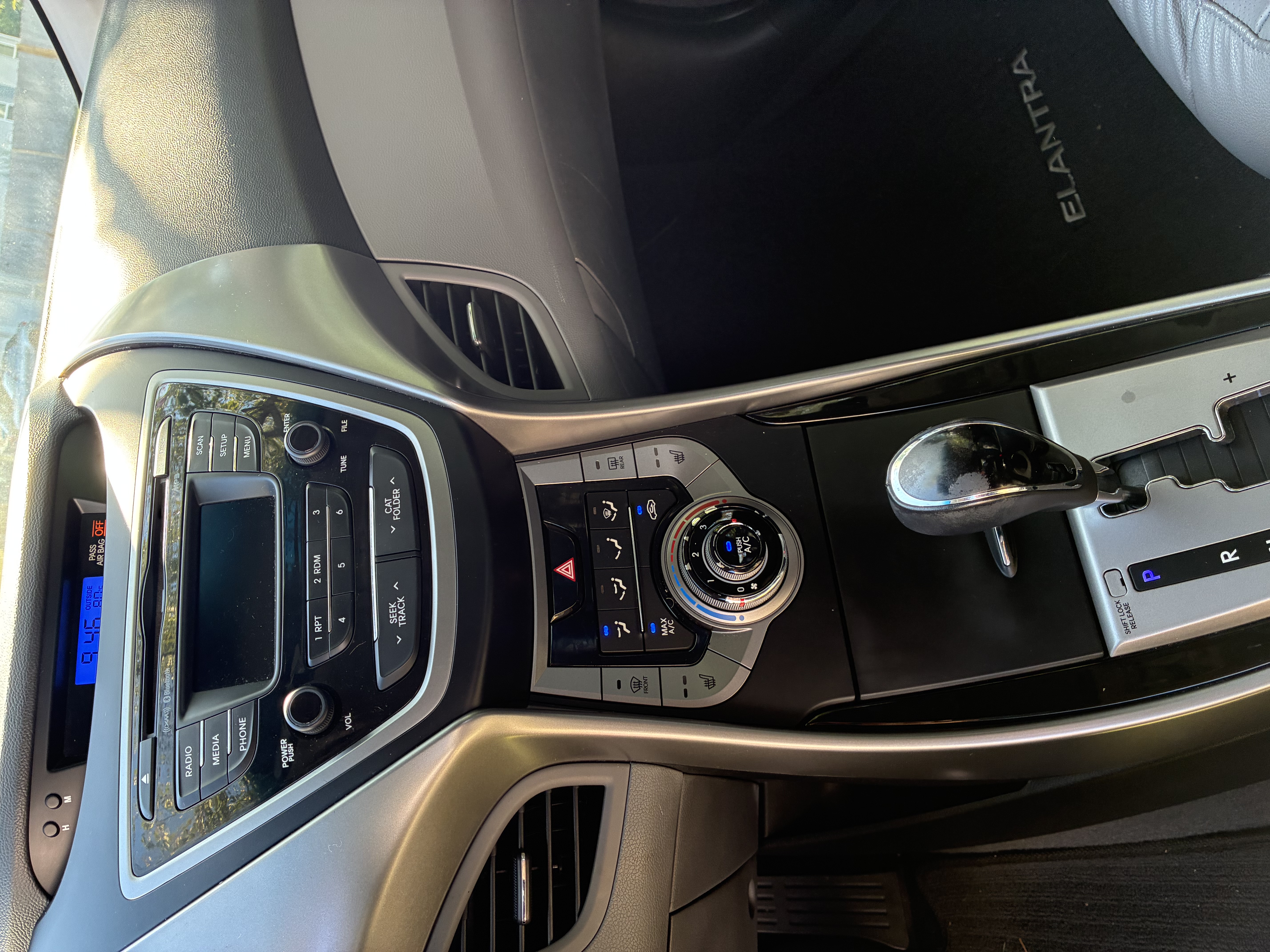 Used 2013 Hyundai Elantra Limited FWD image 11