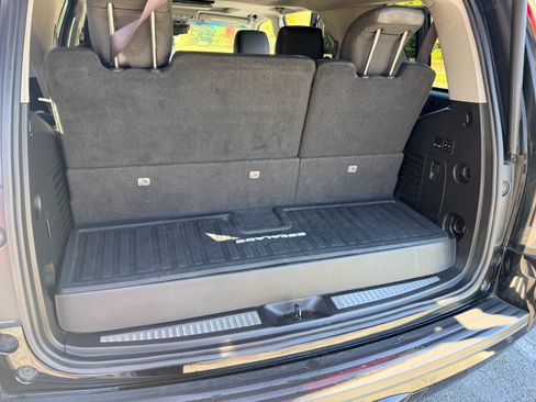 Used 2015 Cadillac Escalade Luxury image 13