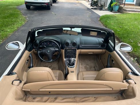 Used 2000 MAZDA MX-5 Miata RWD image 13