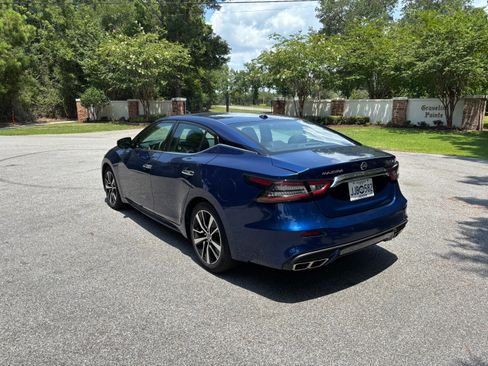 Used 2022 Nissan Maxima SV w/ Floor Mat Group FWD image 6