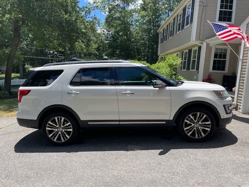 Used 2016 Ford Explorer Platinum AWD/4WD image 1