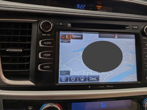 Used 2017 Toyota Highlander XLE image 13