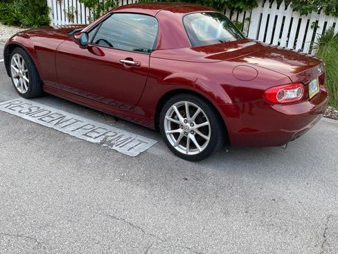 Used 2010 MAZDA MX-5 Miata Touring w/ Suspension Pkg image 4