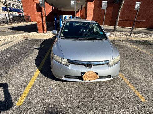 Used 2007 Honda Civic Hybrid Sedan 4D image 2