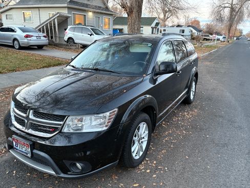Used 2014 Dodge Journey SXT image 6