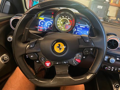 Used 2022 Ferrari 812 GTS RWD image 9