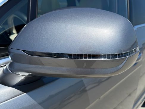 Used 2018 Bentley Bentayga Onyx Edition image 24