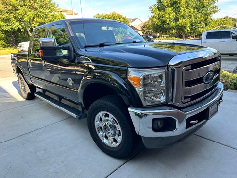 Used 2014 Ford F250 XLT w/ XLT Premium Package AWD/4WD image 9