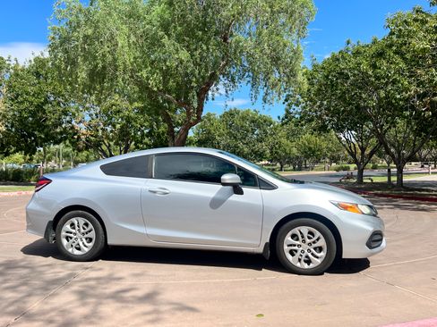 Used 2014 Honda Civic LX image 4