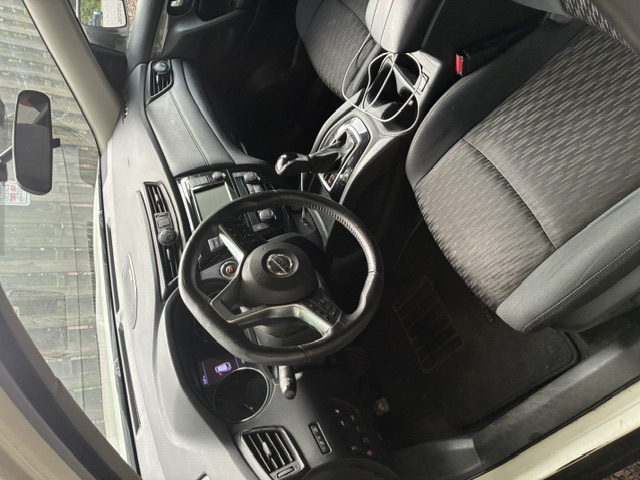 Used 2018 Nissan Rogue SV w/ Sun & Sound Touring Package AWD/4WD image 4