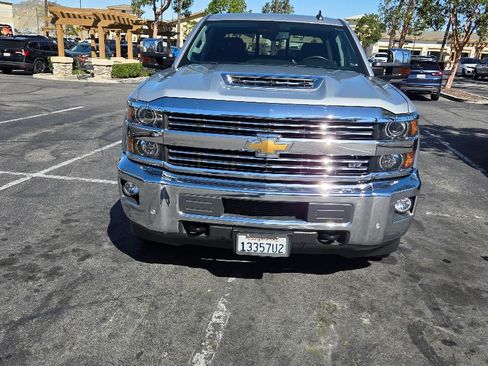 Used 2019 Chevrolet Silverado 2500 LTZ w/ Duramax Plus Package image 5
