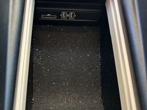 Used 2018 Mercedes-Benz E 300 image 21