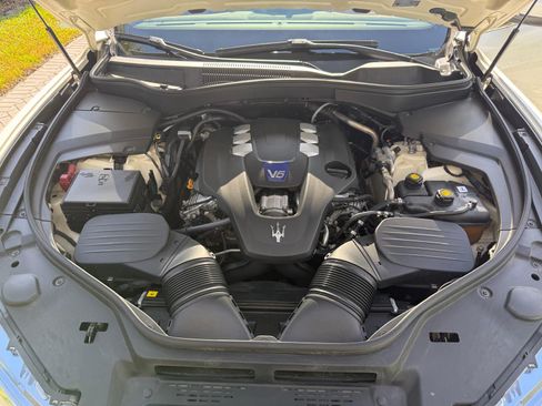 Used 2019 Maserati Levante S GranLusso image 25