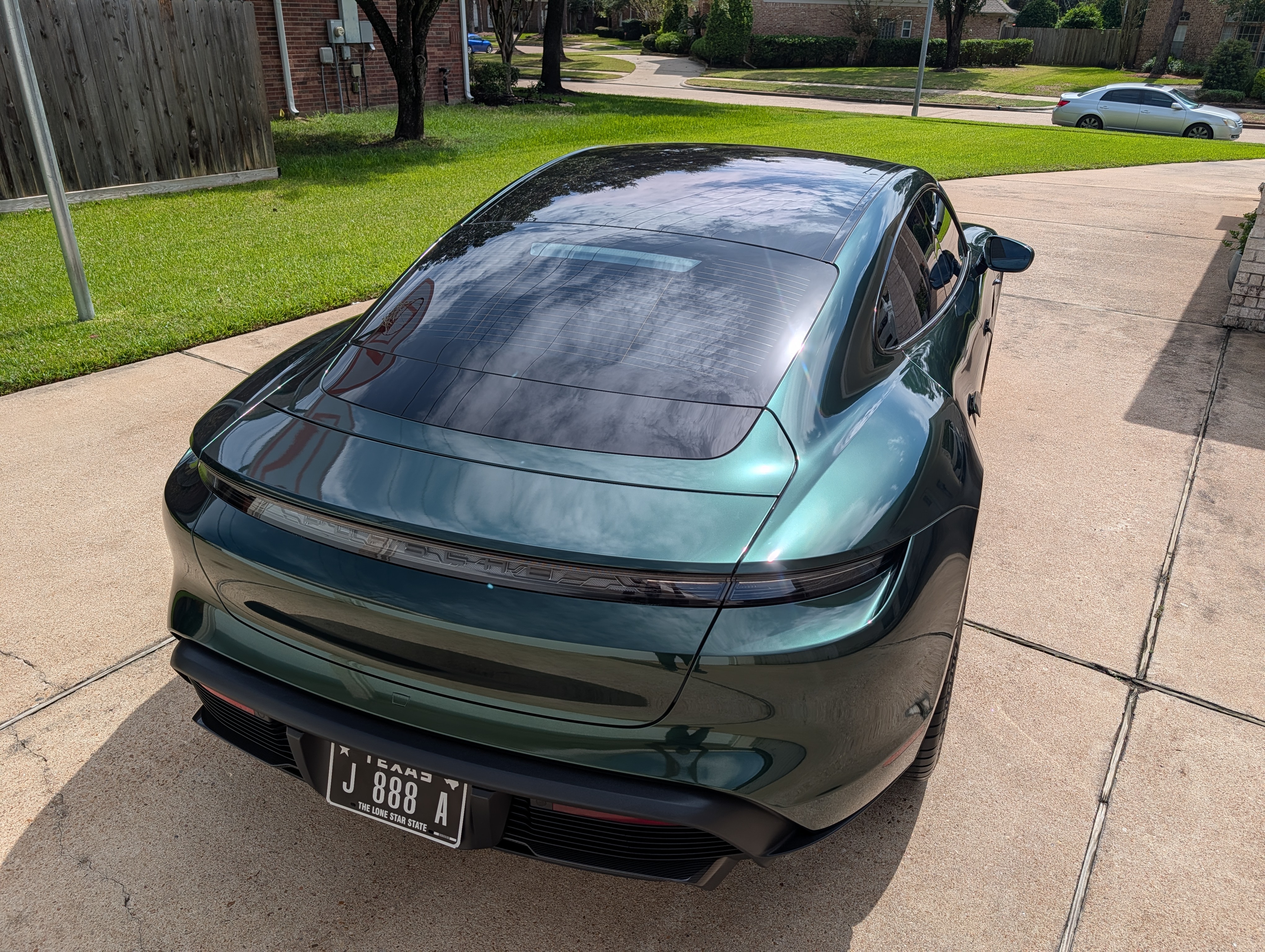 Used 2021 Porsche Taycan Turbo S AWD/4WD image 18