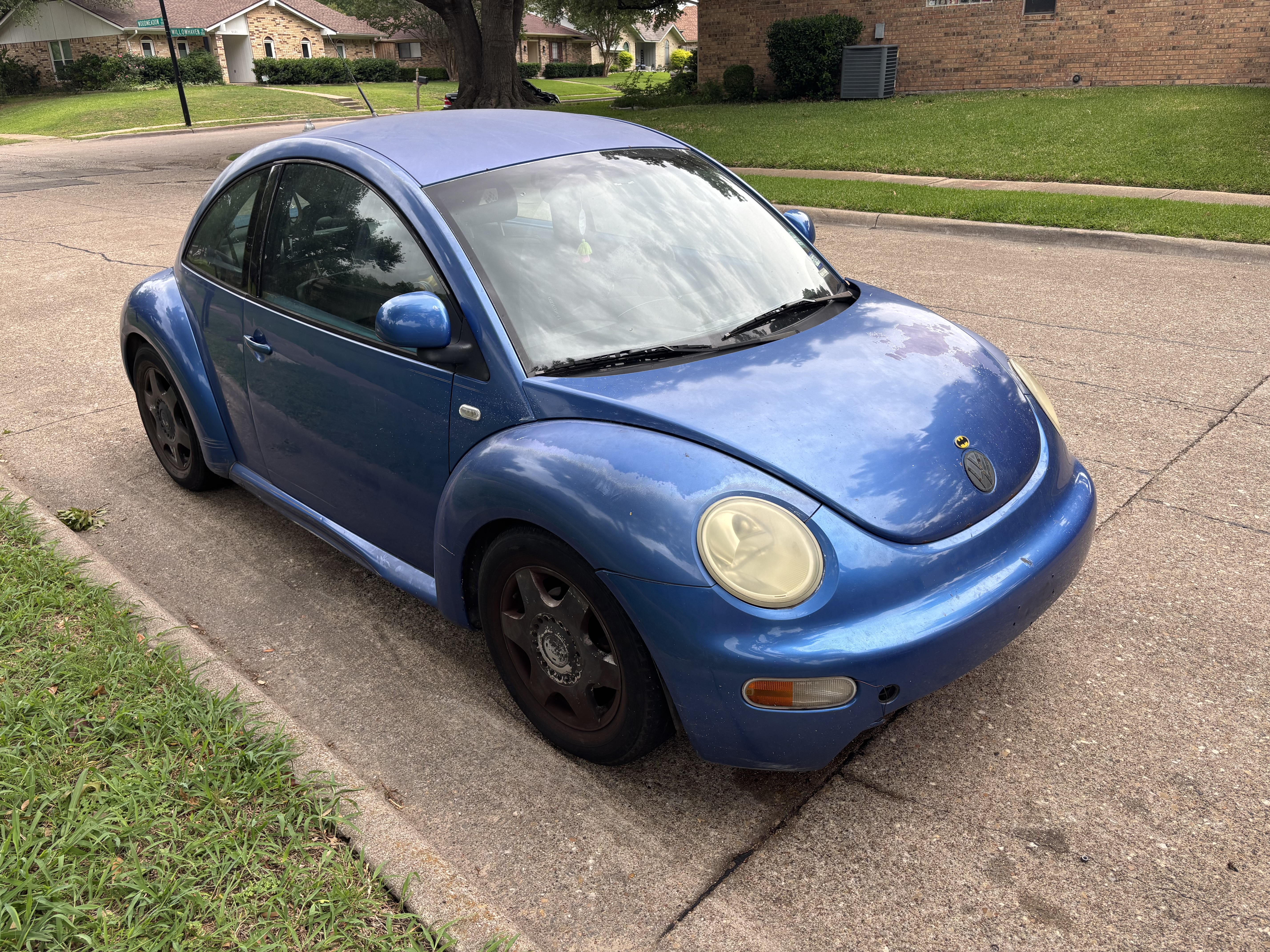 Used 1999 Volkswagen Beetle GLS FWD image 2