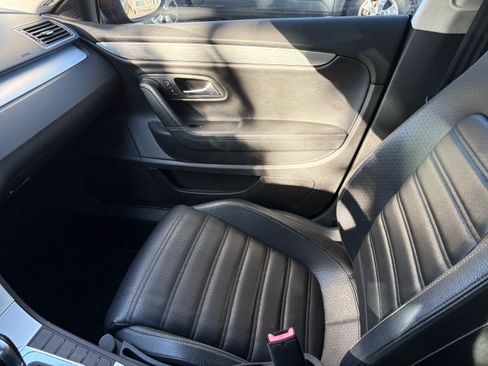 Used 2013 Volkswagen CC Sport FWD image 4