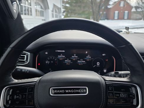 Used 2023 Jeep Grand Wagoneer Series II image 12