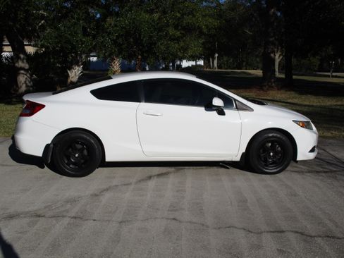Used 2013 Honda Civic LX image 11