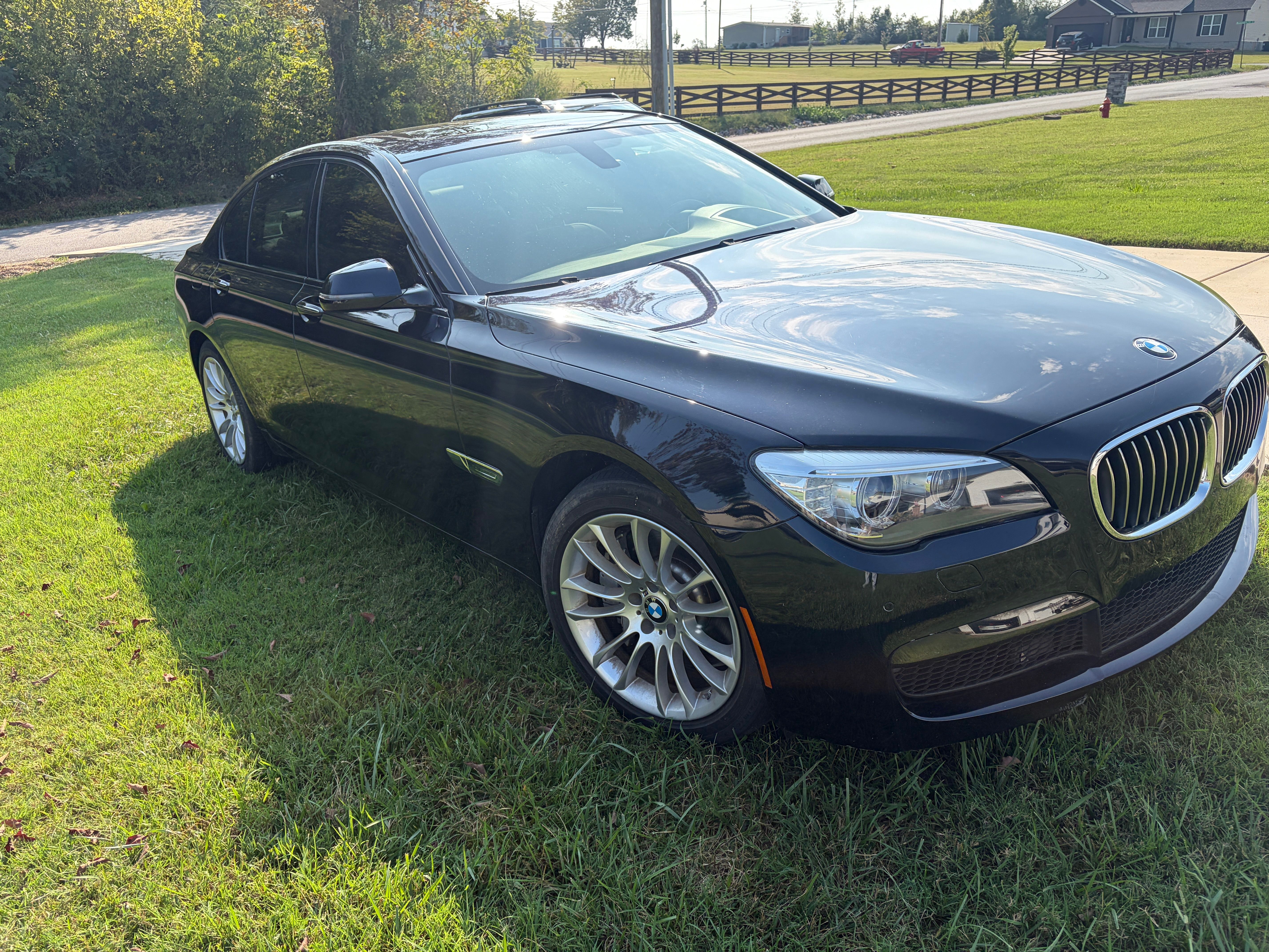 Used 2014 BMW 750i RWD image 4