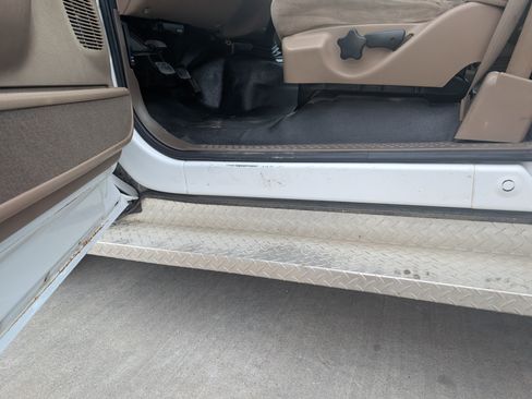 Used 1999 Ford F350 2WD SuperCab DRW Super Duty image 8