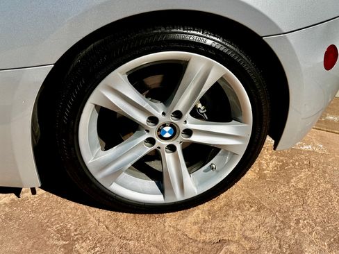 Used 2007 BMW Z4 3.0si image 8