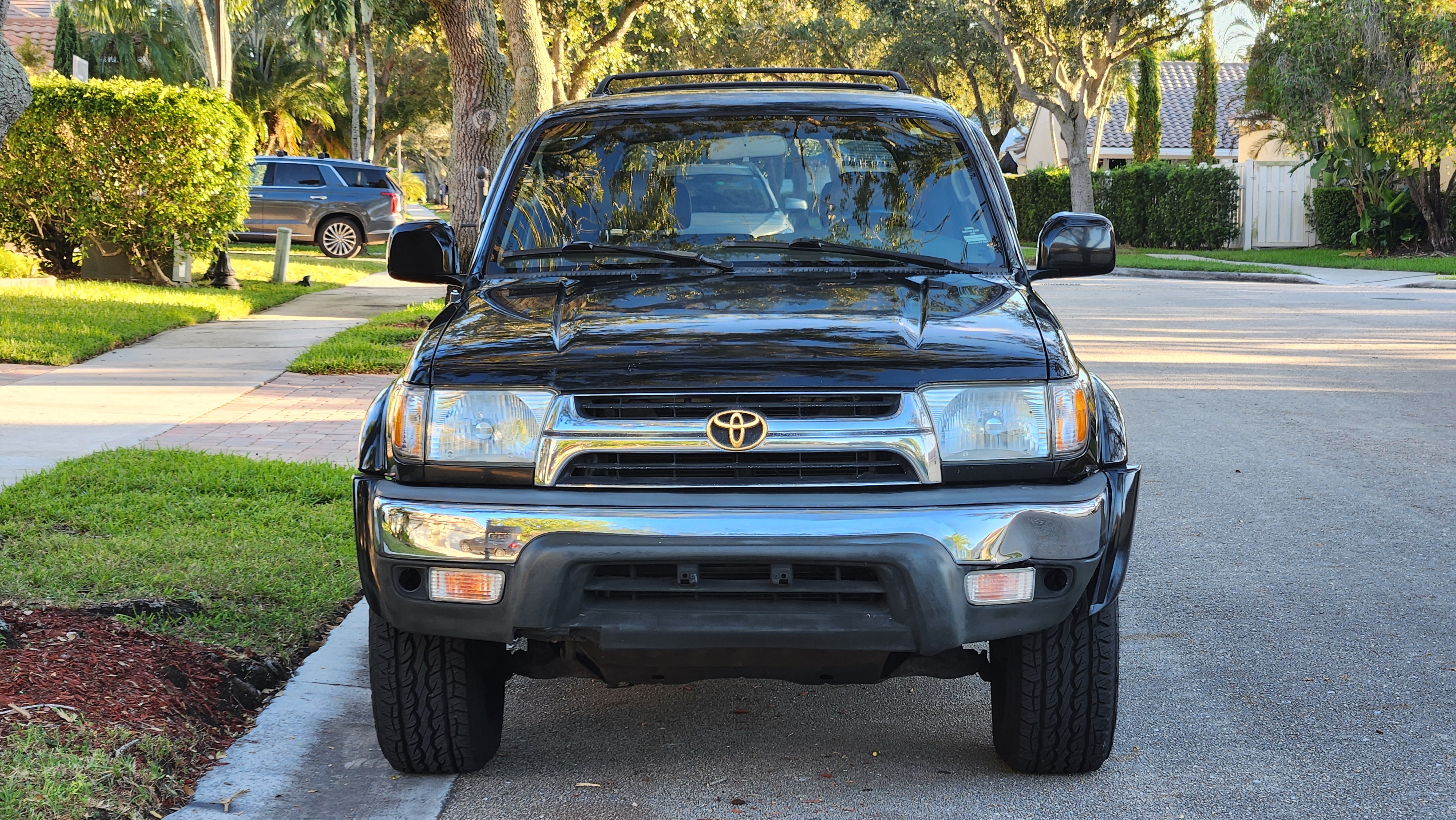 Used 2002 Toyota 4Runner SR5 w/ Leather Trim Pkg AWD/4WD image 9
