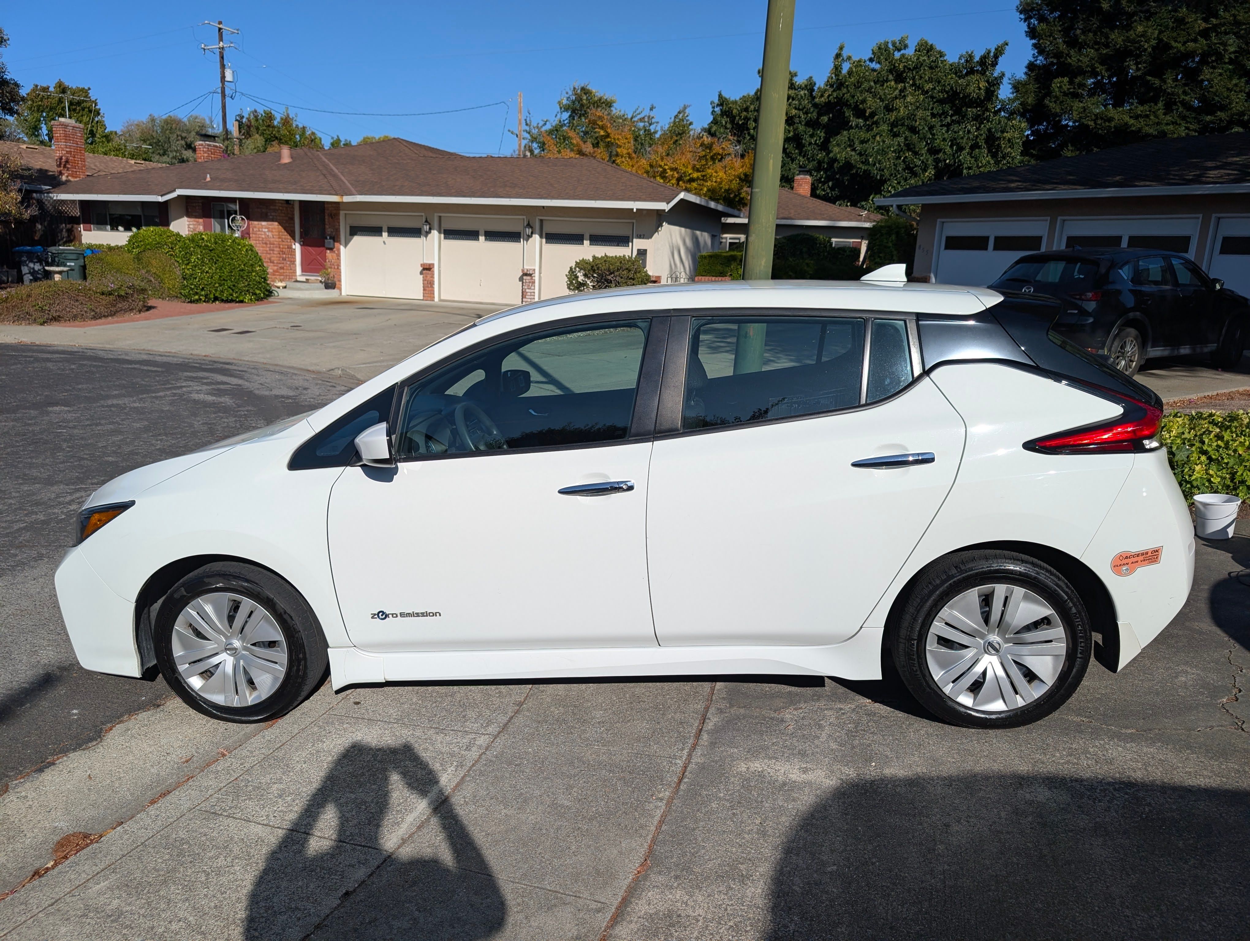Used 2019 Nissan Leaf S w/ S Charge Package FWD image 12
