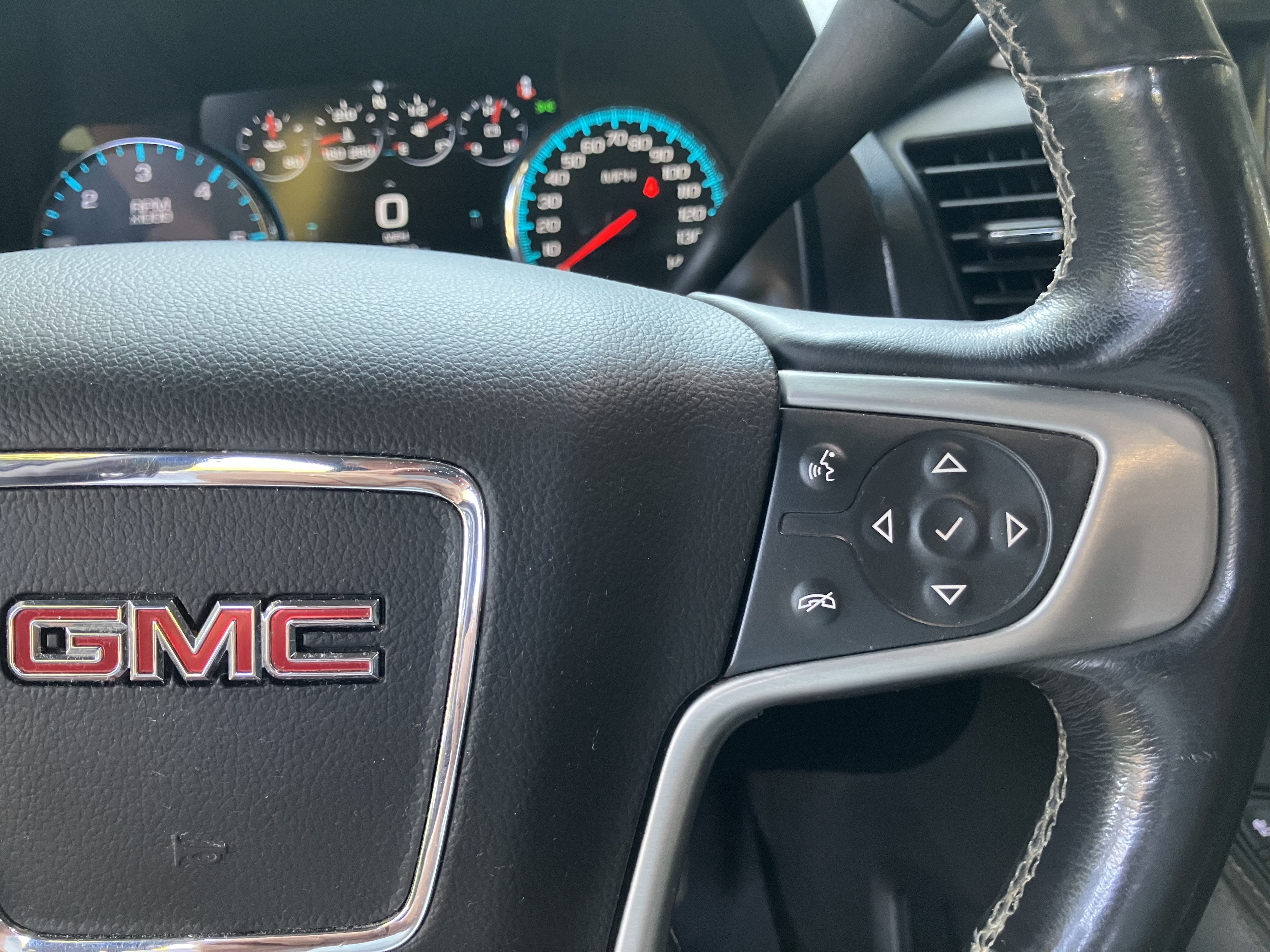Used 2017 GMC Yukon SLT RWD image 6