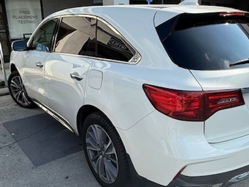 Used 2017 Acura MDX Sport Utility 4D image 4