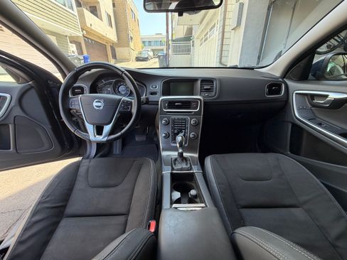Used 2014 Volvo S60 T5 FWD image 10