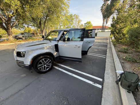 Used 2026 Land Rover Defender 110 S image 15