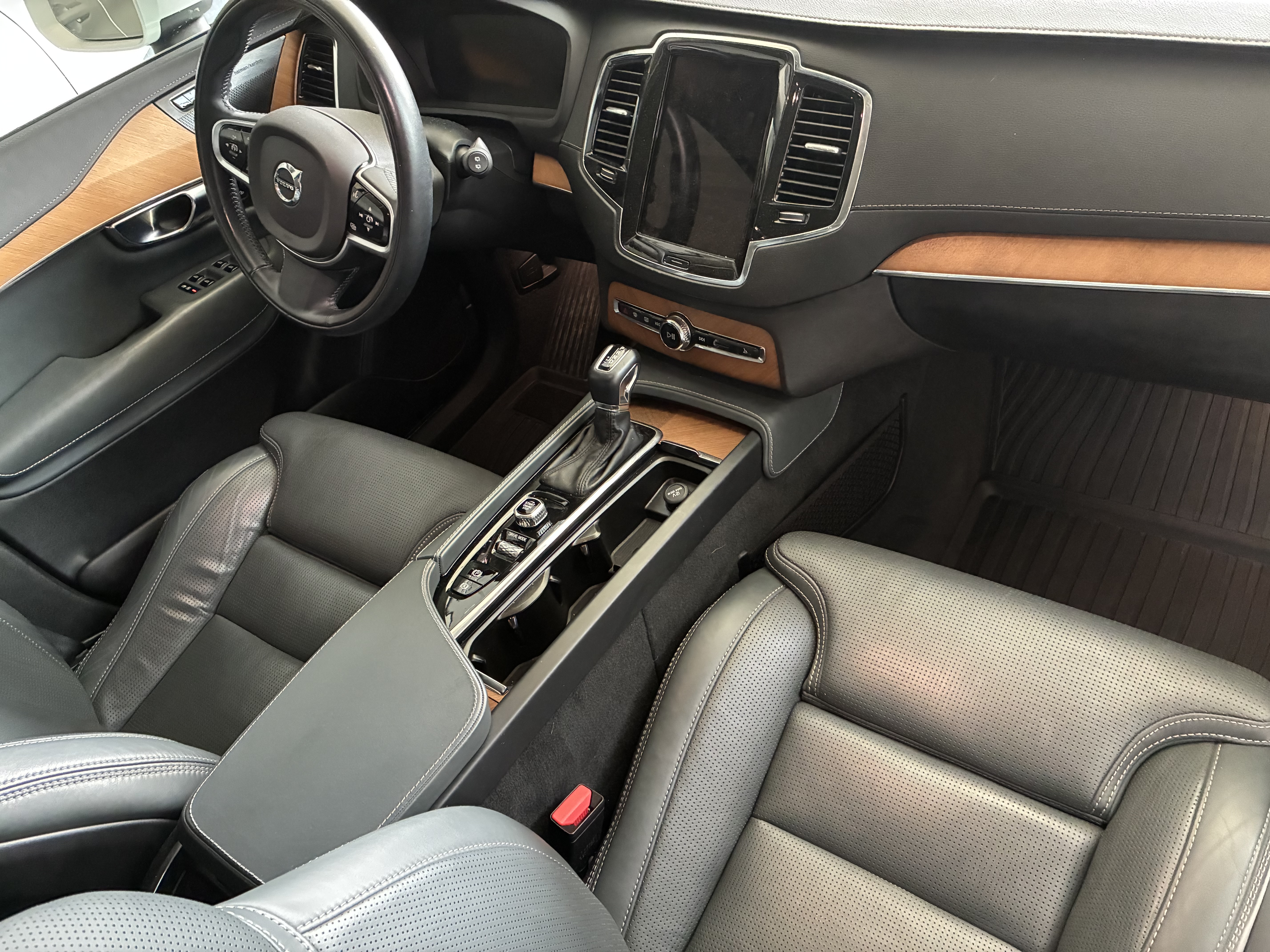 Used 2020 Volvo XC90 T6 Inscription w/ Protection Package Premier AWD/4WD image 8